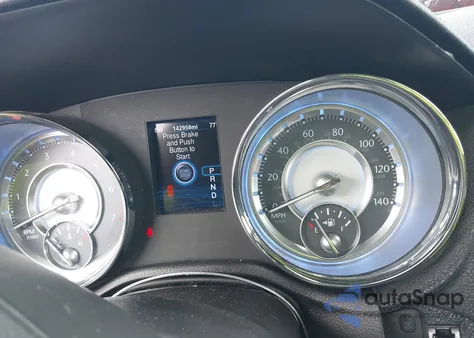 2013 Chrysler 300 Motown z USA, uszkodzony, nr VIN 2C3CCAAG2DH573414